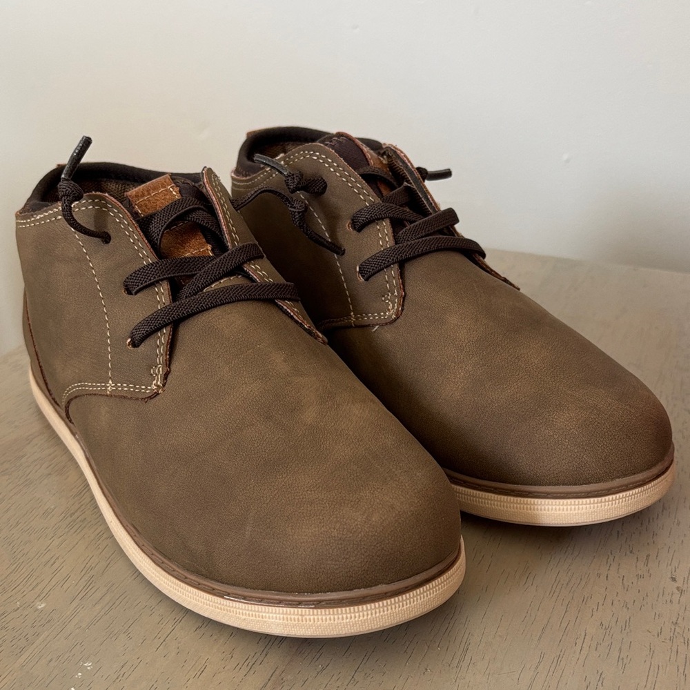 NWOT Boy’s Brown Casual Shoes